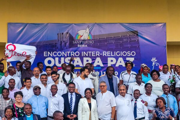 COMUNIDADE SANT’EGÍDIO PROMOVE ENCONTRO INTER-RELIGIOSO SOBRE A PAZ NA CIDADE DA BEIRA