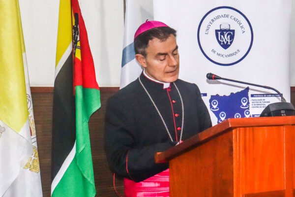 Nuncio Apostolico em Mocambique na palestra